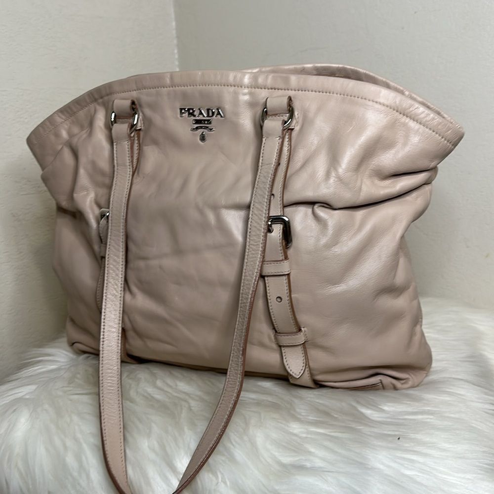 💯 Authentic Prada Tote Handbag🍀 - Picture 8 of 16